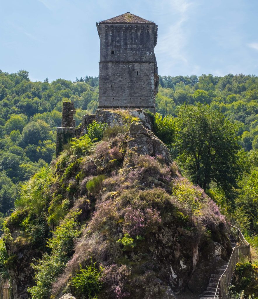 Tours de Merle Correze Medieval Castle Chateaux Castrum