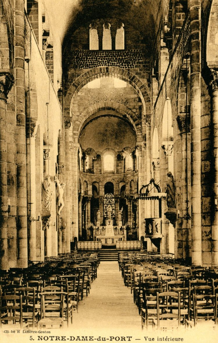 Notre Dame du Port Auvergene Romanesque Medieval France Clermont-Ferrand Crusades