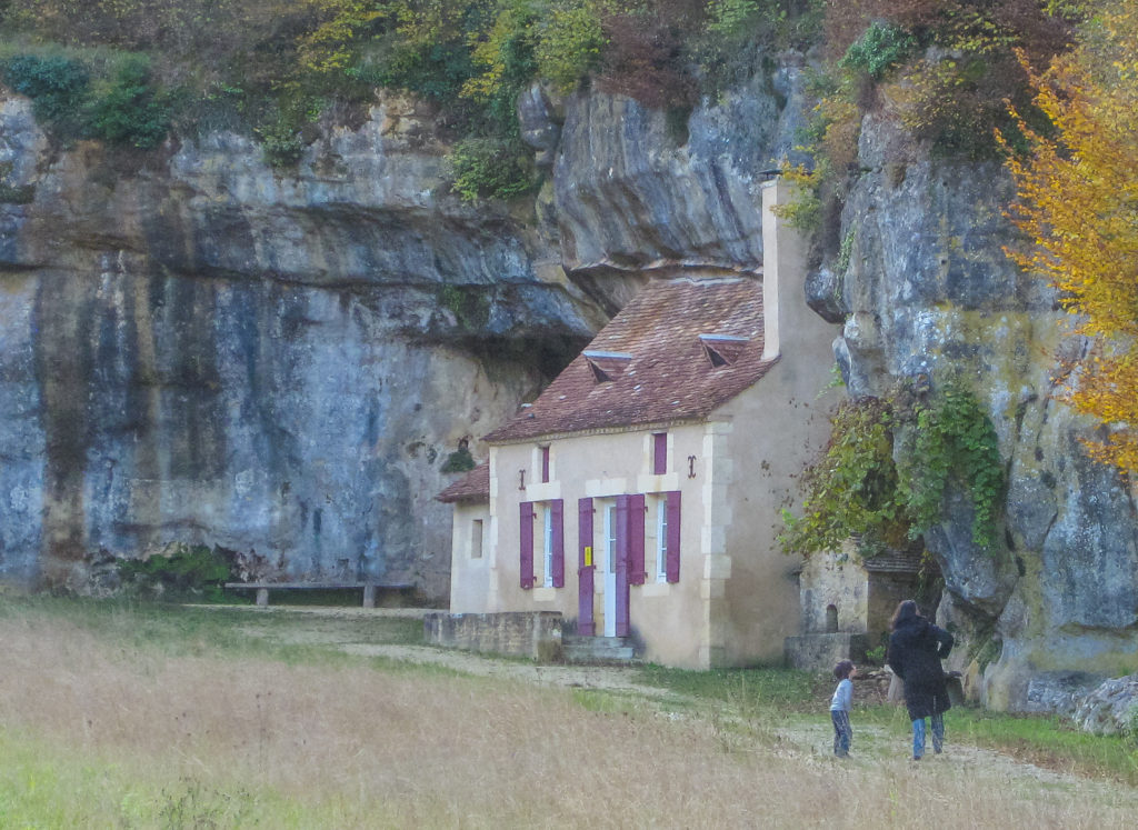Eyzies Dordogne Perigord France Cro-Magnon Prehistoric cave Font de Gaume Combarelles