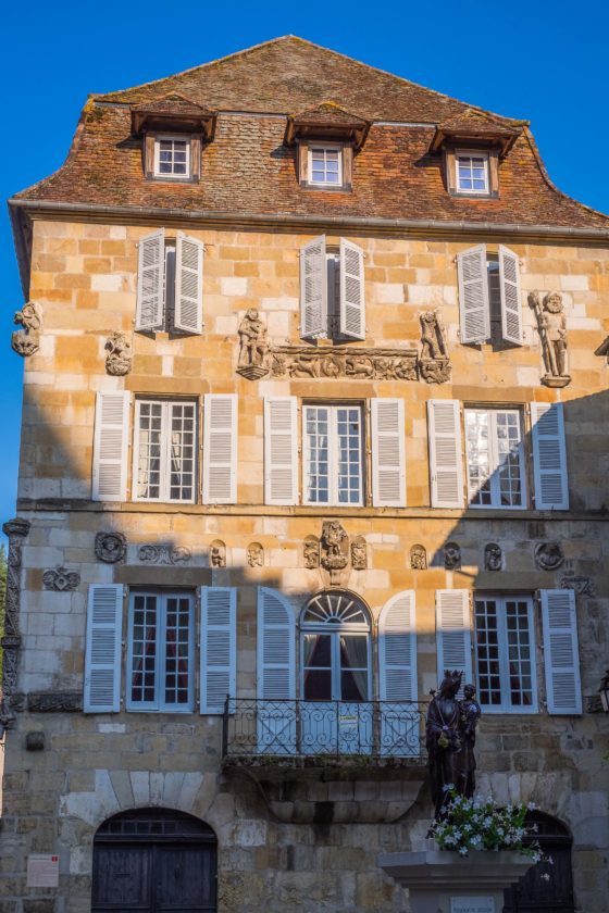 Beaulieu-sur-Dordogne Beaulieu Dordogne France Travel Medieval History Corrèze